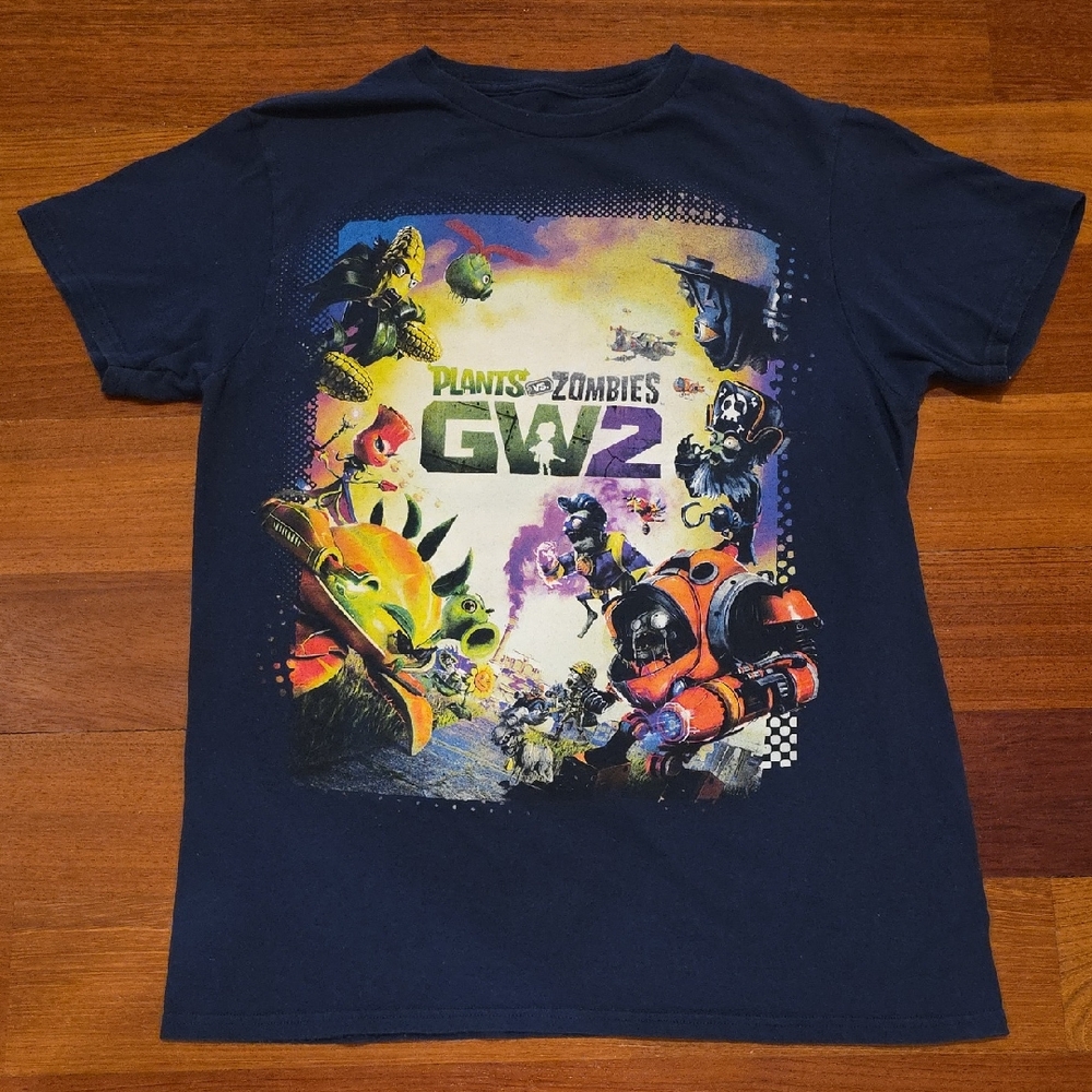 Plants Vs. Zombies Boys Navy T-shirt Size M.